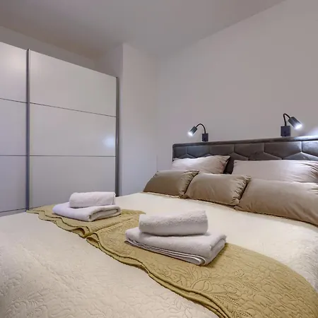 Appartement Darja By Interhome